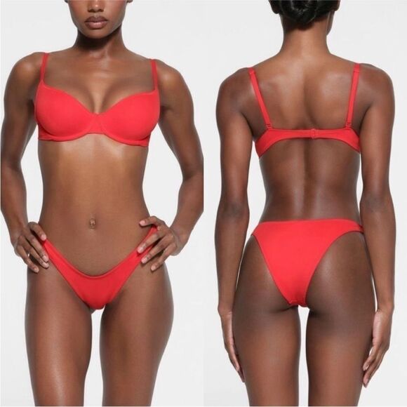 Skims NWT LIMITED EDITION
Unlined Underwire
Bikini Top in Ruby Size Small - Picture 1 of 7